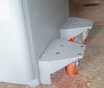 Click image for larger version. 

Name:	Castors fitted rear.jpg 
Views:	878 
Size:	39.3 KB 
ID:	380