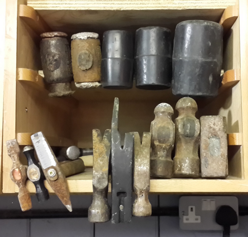 Click image for larger version. 

Name:	good assortment of  tools.jpg 
Views:	2068 
Size:	168.0 KB 
ID:	12933